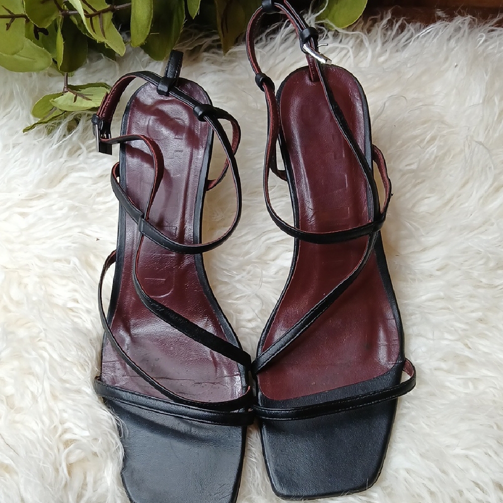 Elegant Black Strappy Women's Heels - Picture 13 of 16